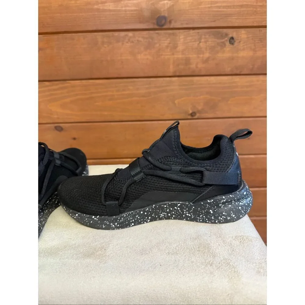 Puma Pacer Future Slip-On sneakers black with a white speckled sole Sz 7 Youth
